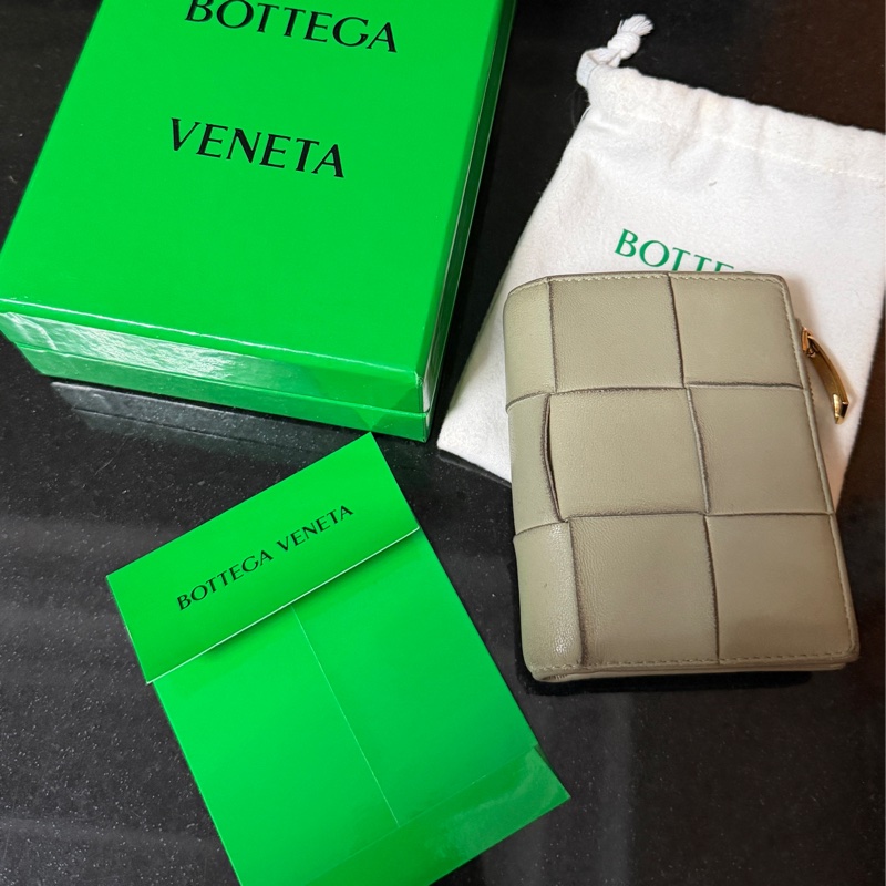 Bottega Veneta BV Cassette 編織中夾 限量色 草綠-10