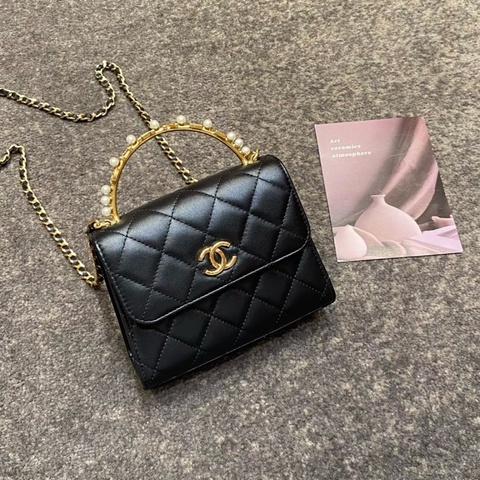 Chanel 23B 黑金珍珠水鑽手柄羊皮Kelly 芯片款 95%新