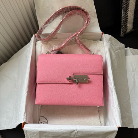 Hermes 愛馬仕 Verrou21 粉色銀扣手槍包 Y刻 Epsom皮 全新帶膜 長21 x 高16 x 寬4 公分