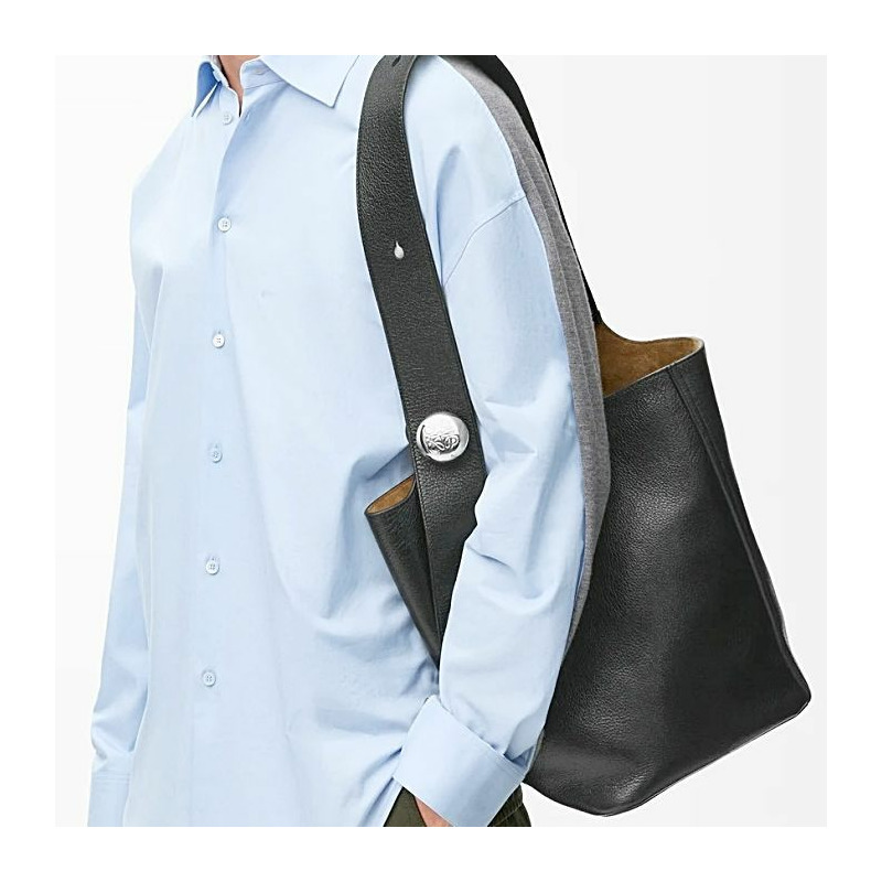 LOEWE 光滑小牛皮鵝卵石紋水桶包 大 1100-6