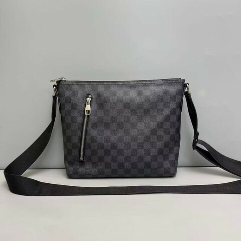 LV路易威登 男士 黑棋盤格小號郵差包 斜背包