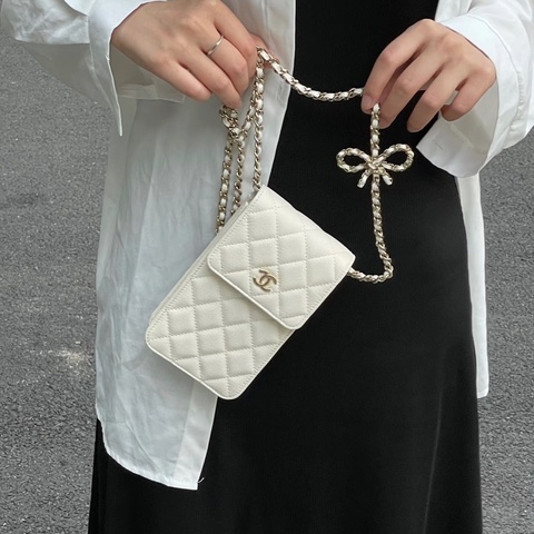 ✨Chanel 白色蝴蝶結 手機包 全新全配🤍