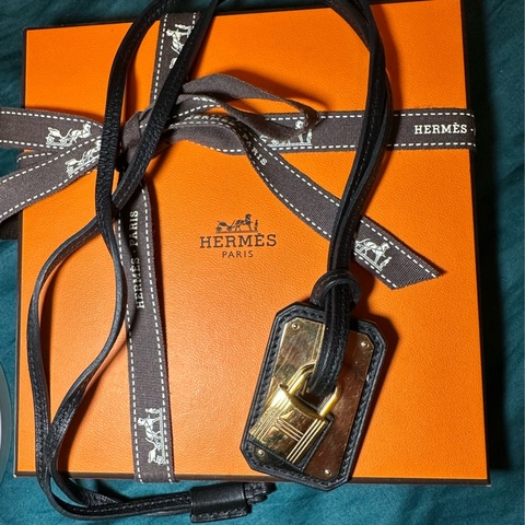 HERMES 愛馬仕KELLY 深藍色 皮革鎖頭項鏈