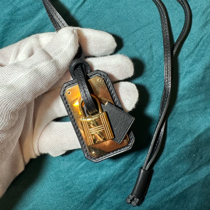 HERMES 愛馬仕KELLY 深藍色 皮革鎖頭項鏈-1