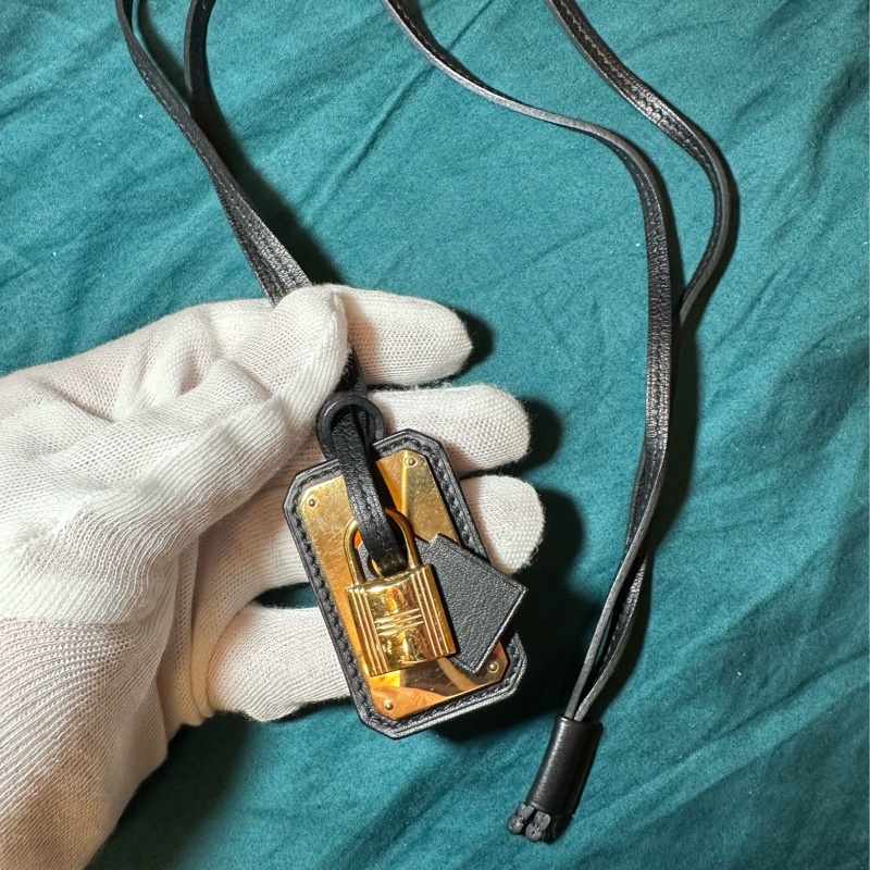 HERMES 愛馬仕KELLY 深藍色 皮革鎖頭項鏈-2