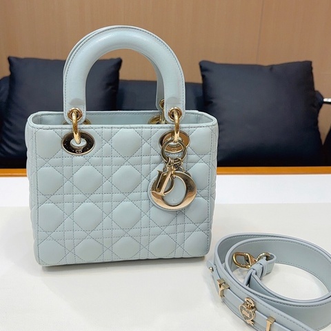 Lady dior small 四格戴妃 粉藍色 98新