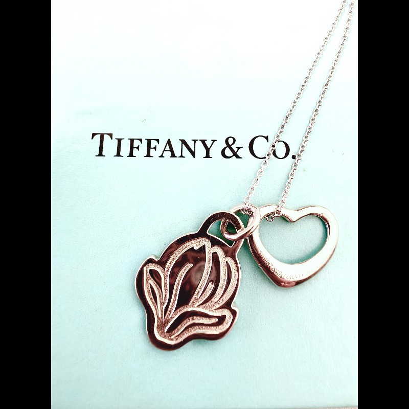 Tiffany & Co
Go Woman 2019名古屋女子馬拉松限量版櫻花愛心雙墬飾項鍊-0