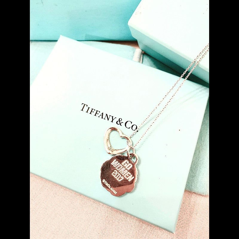 Tiffany & Co
Elsa Peretti Open heart 2017名古屋女子馬拉松限量版鏤刻玫瑰愛心雙墬飾項鍊-6