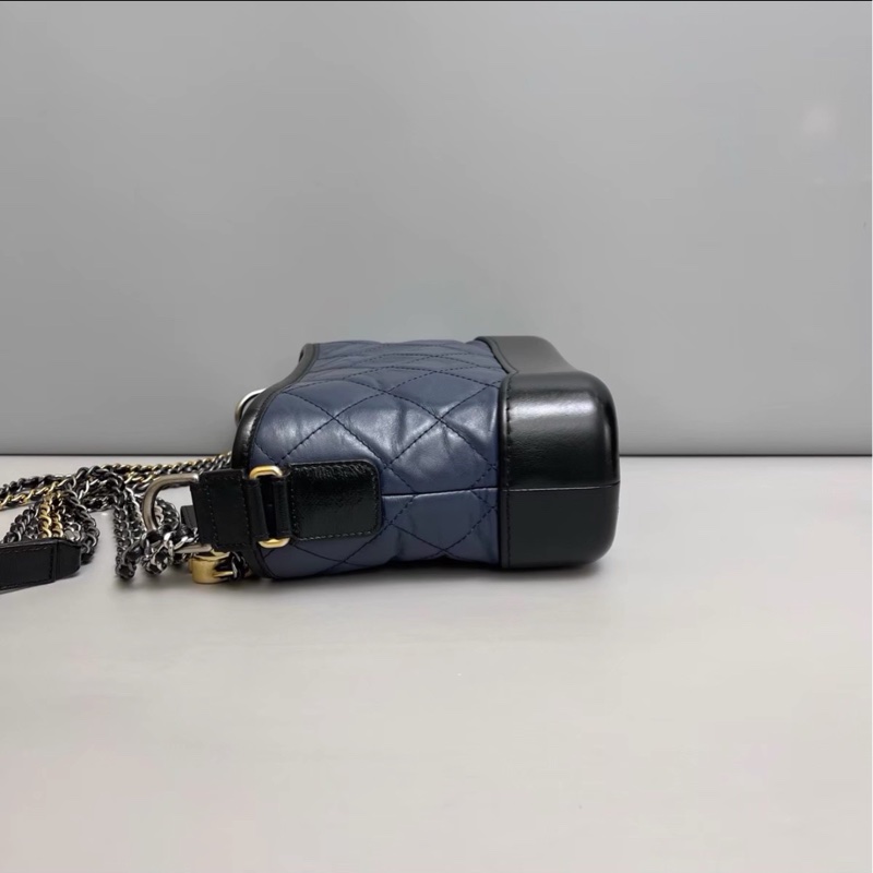 99新🈶購證😍Chanel黑藍拼色全皮小號流浪包單肩斜挎包-8