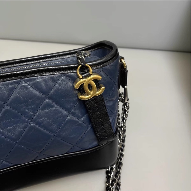 99新🈶購證😍Chanel黑藍拼色全皮小號流浪包單肩斜挎包-13