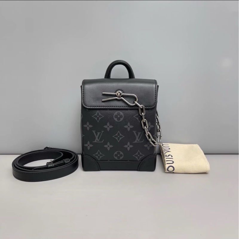 帥哥必入裝備😎99新🆕Lv黑花steamer nano芯片款插銷造型手提斜挎包-7