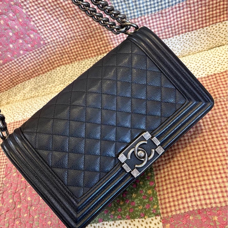 經典百搭王者👑超低價99新😍Chanel黑銀荔枝皮中號leboy單肩斜挎包-7