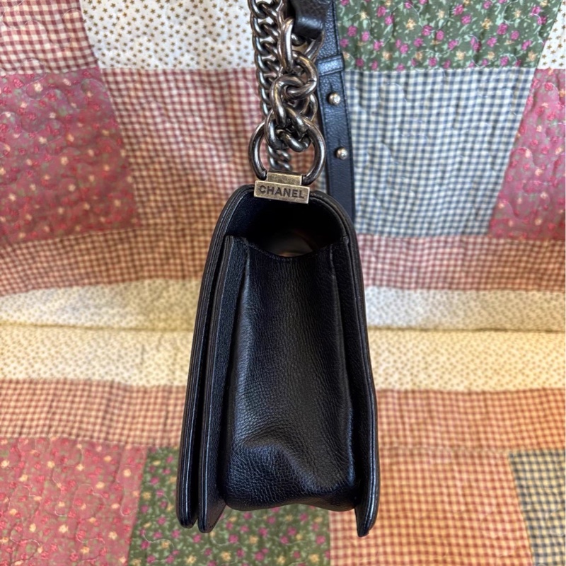 經典百搭王者👑超低價99新😍Chanel黑銀荔枝皮中號leboy單肩斜挎包-8
