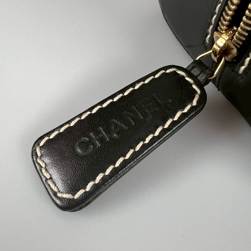 Chanel vintage 外縫線菱格紋手提包-5