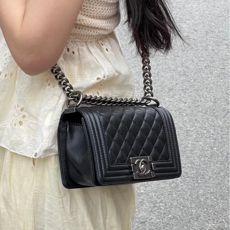超限量爆款🈶購證99新😍Chanel 黑銀小號荔枝皮leboy 鏈條單肩斜挎包-1
