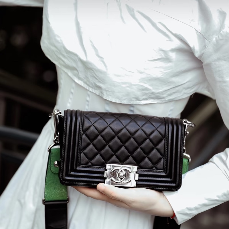 超限量爆款🈶購證99新😍Chanel 黑銀小號荔枝皮leboy 鏈條單肩斜挎包-7