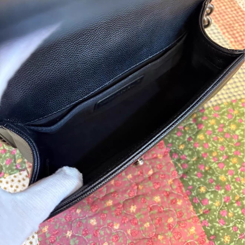 超限量爆款🈶購證99新😍Chanel 黑銀小號荔枝皮leboy 鏈條單肩斜挎包-12