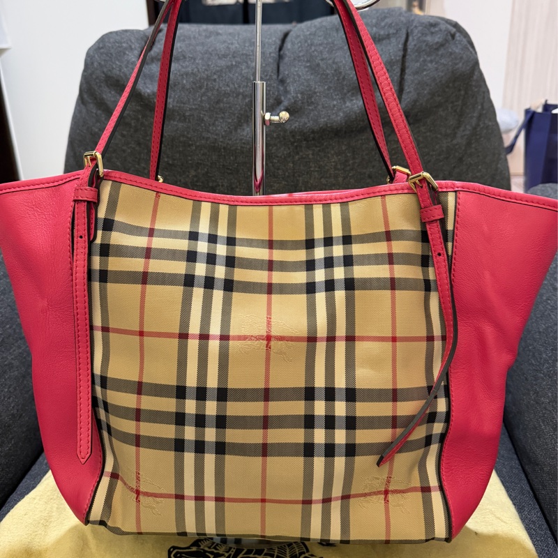 BURBERRY 專櫃正品 3983060 桃紅色 格紋 肩背包 手提包 水餃包 購物包-11
