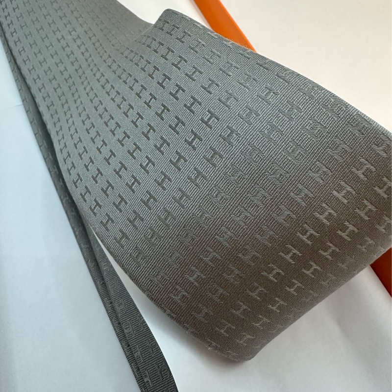 全新未使用 愛馬仕Hermes 領帶 H銀灰色-0
