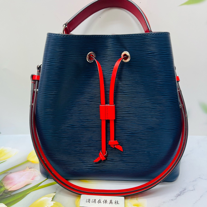 lv水波紋水桶包-0