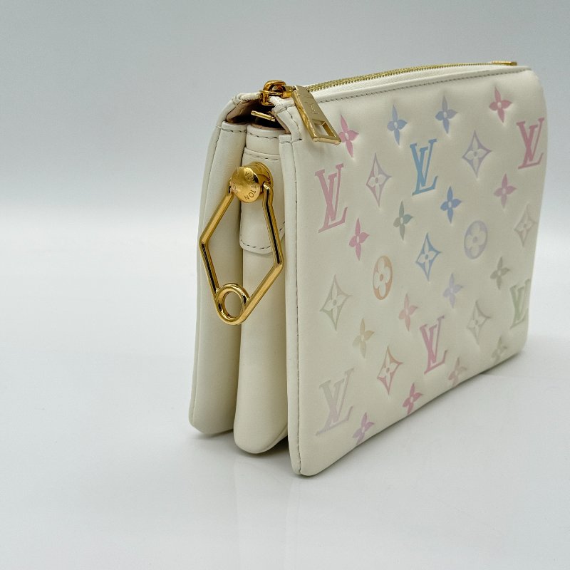 LV M22993 COUSSIN BB 水彩漸變 珐瑯釦鏈條-2