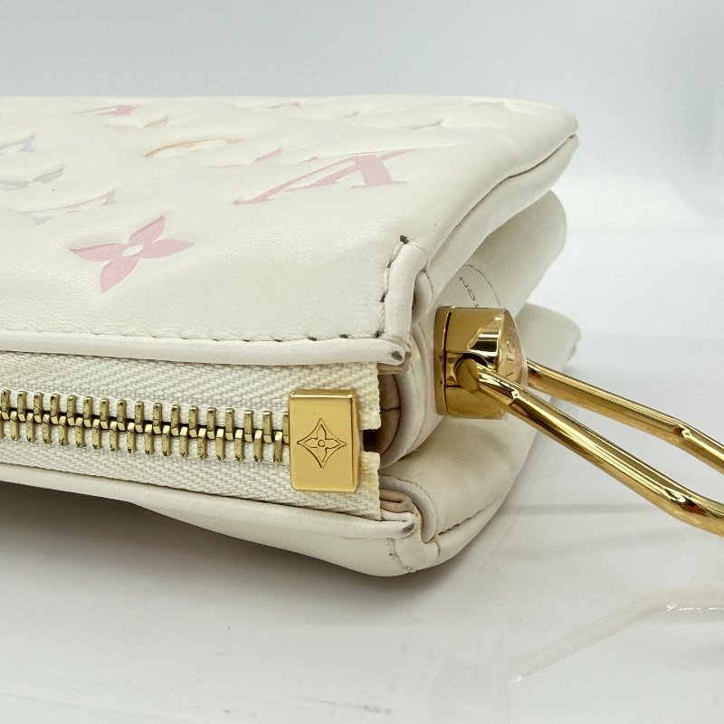 LV M22993 COUSSIN BB 水彩漸變 珐瑯釦鏈條-6