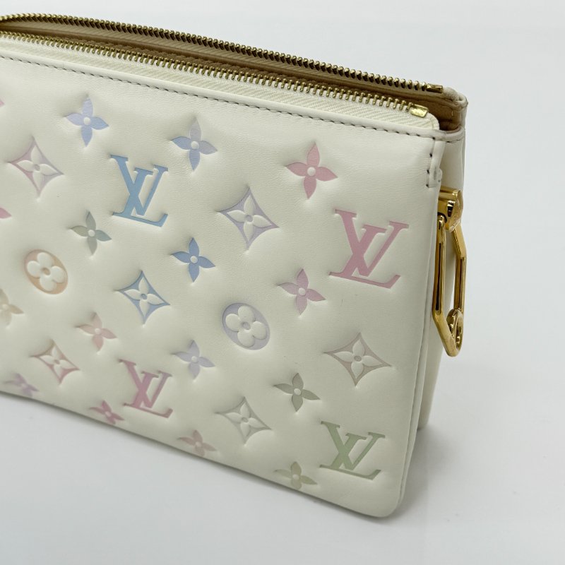 LV M22993 COUSSIN BB 水彩漸變 珐瑯釦鏈條-9