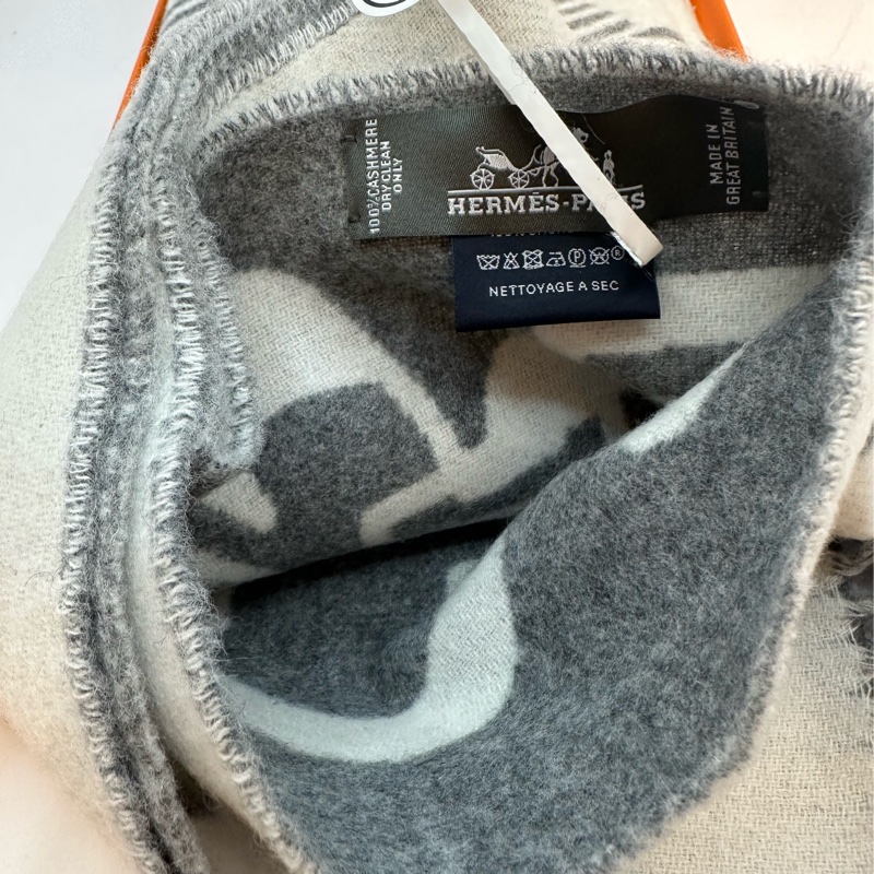 全新未使用 愛馬仕Hermes 經典圍巾 象牙/灰-1