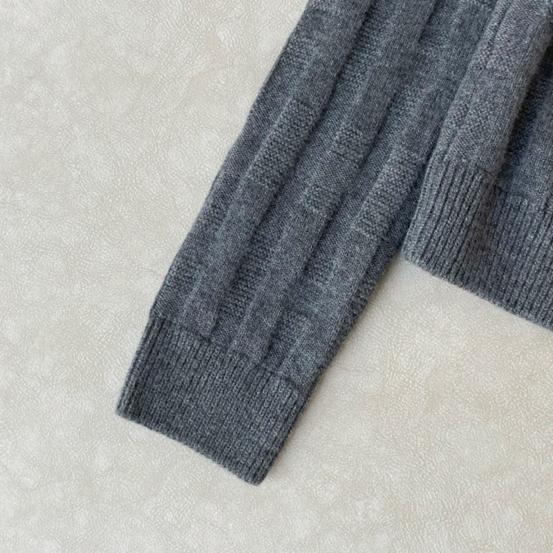 全新 Hermes 灰色暗紋H毛衣34碼-1