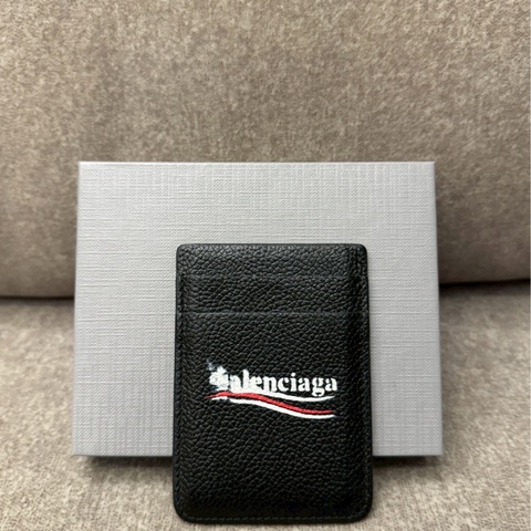 巴黎世家磁吸手機貼