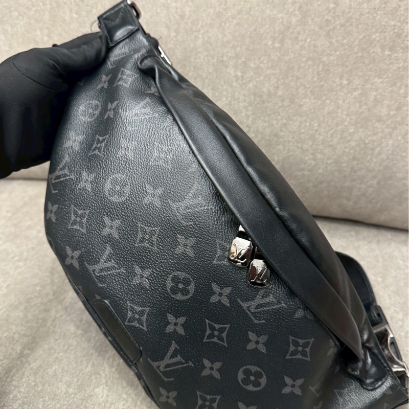 LV黑色老花腰包-1