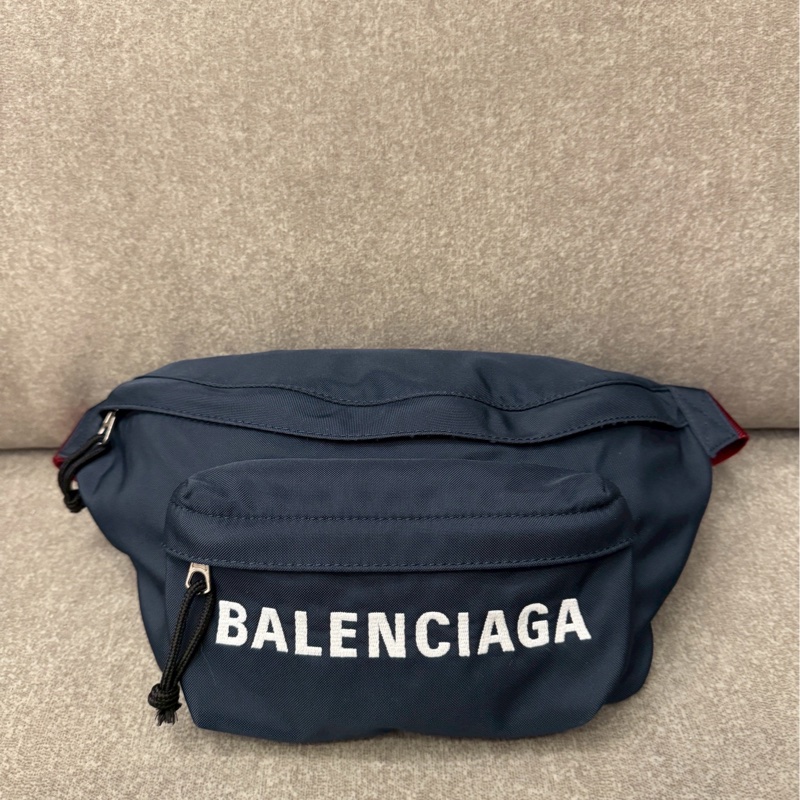 巴黎世家深藍刺繡腰包-0