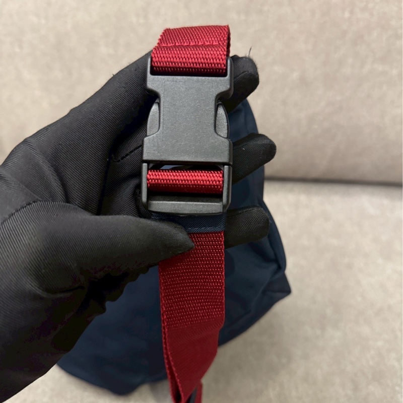 巴黎世家深藍刺繡腰包-3