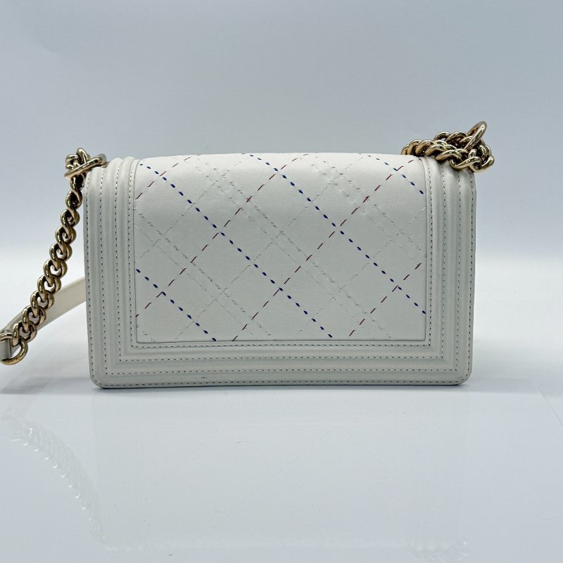 CHANEL LeBoy 灰白色 鏈條包-3