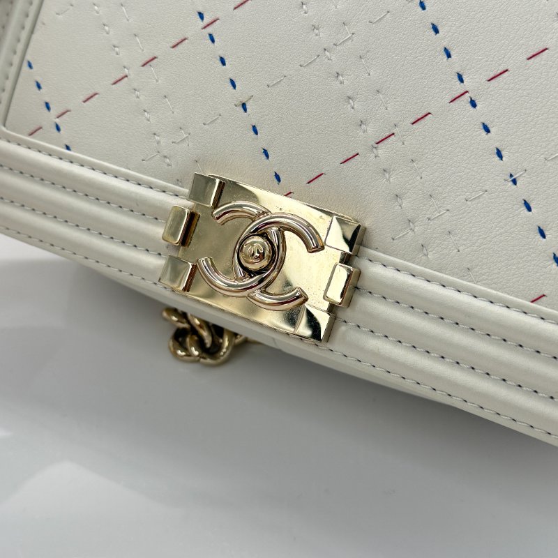 CHANEL LeBoy 灰白色 鏈條包-10