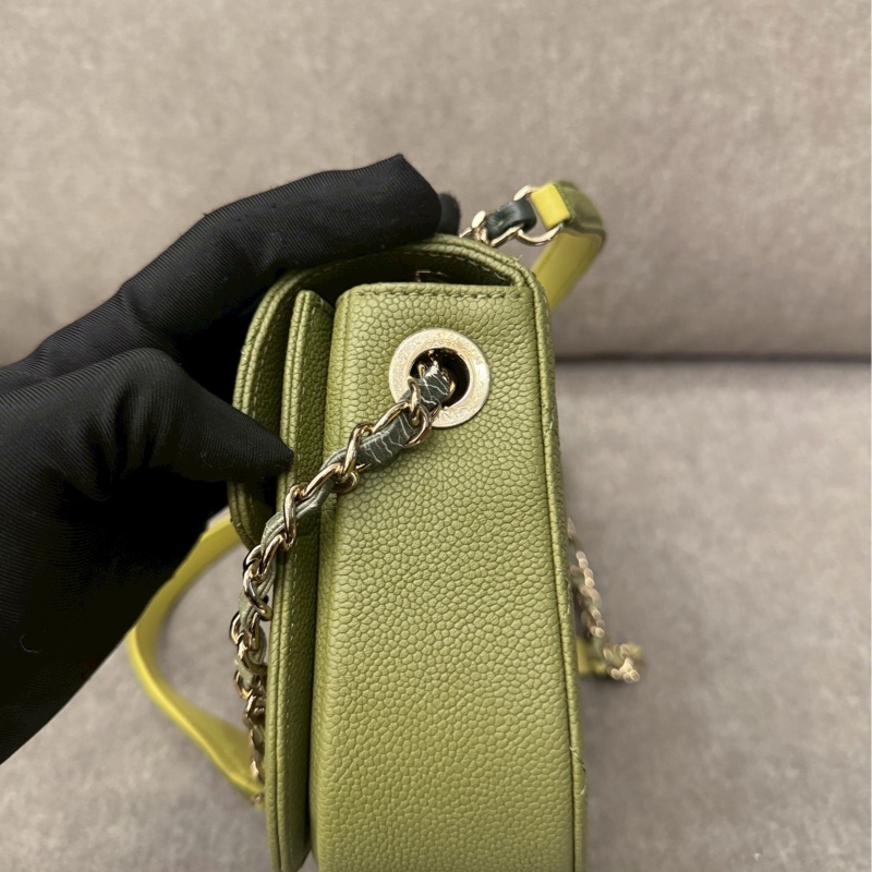 香奈兒抹茶綠郵差包-2
