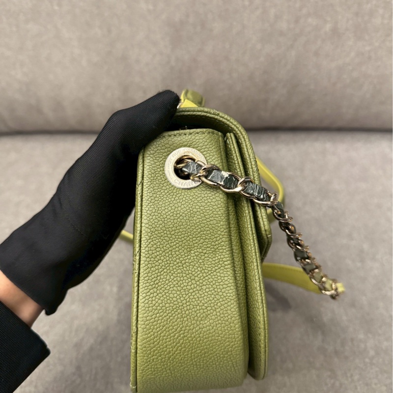 香奈兒抹茶綠郵差包-5