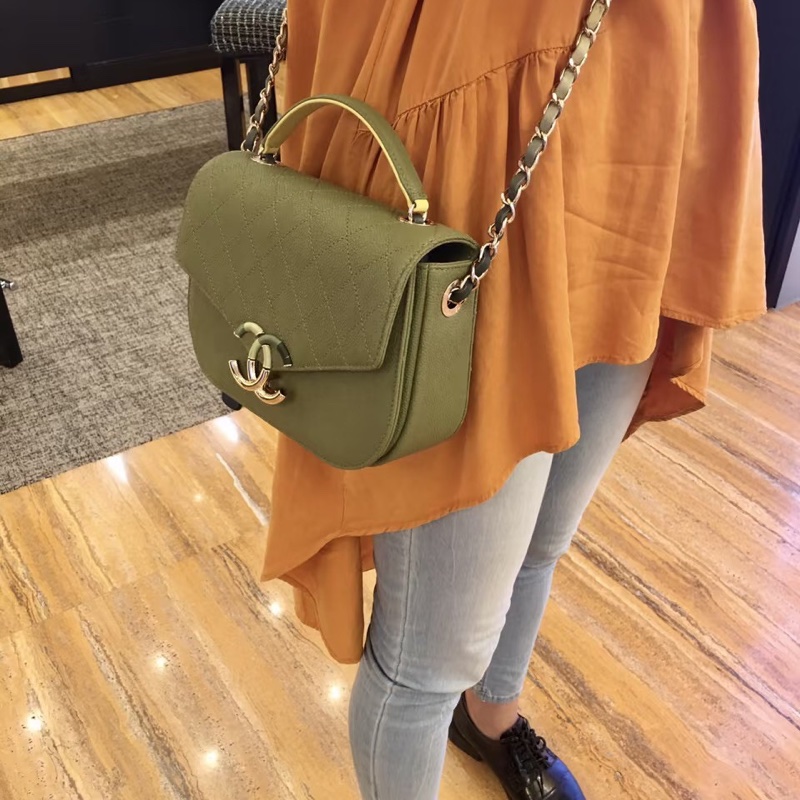 香奈兒抹茶綠郵差包-9