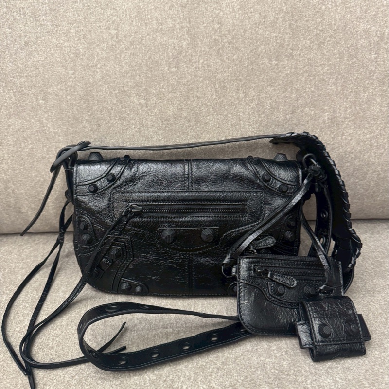 巴黎世家黑色機車包-0