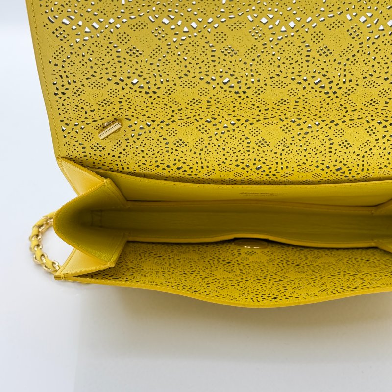 Ferragamo 雕花牛皮 鏈條包-6