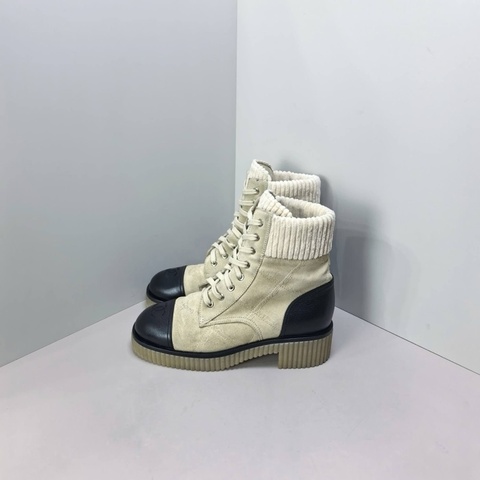 Chanel /香奈兒 麂皮淺駝色拼皮短靴 尺碼：36.5碼 98新