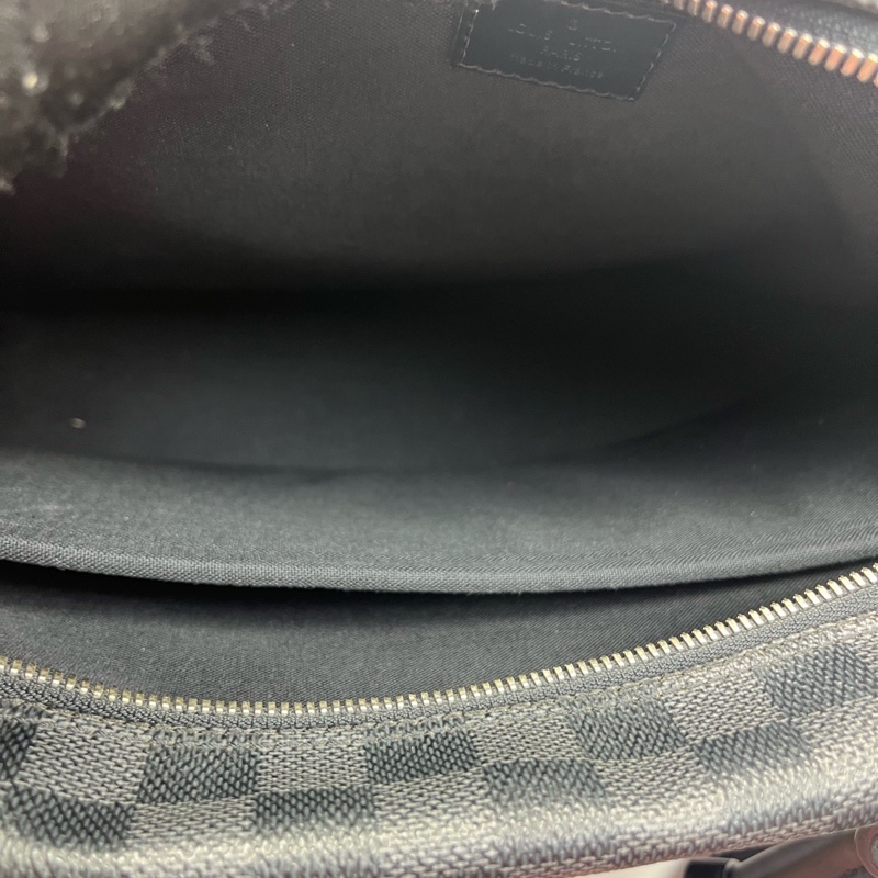 lv97新253206lv棋盤格電腦包，內里乾淨。-6