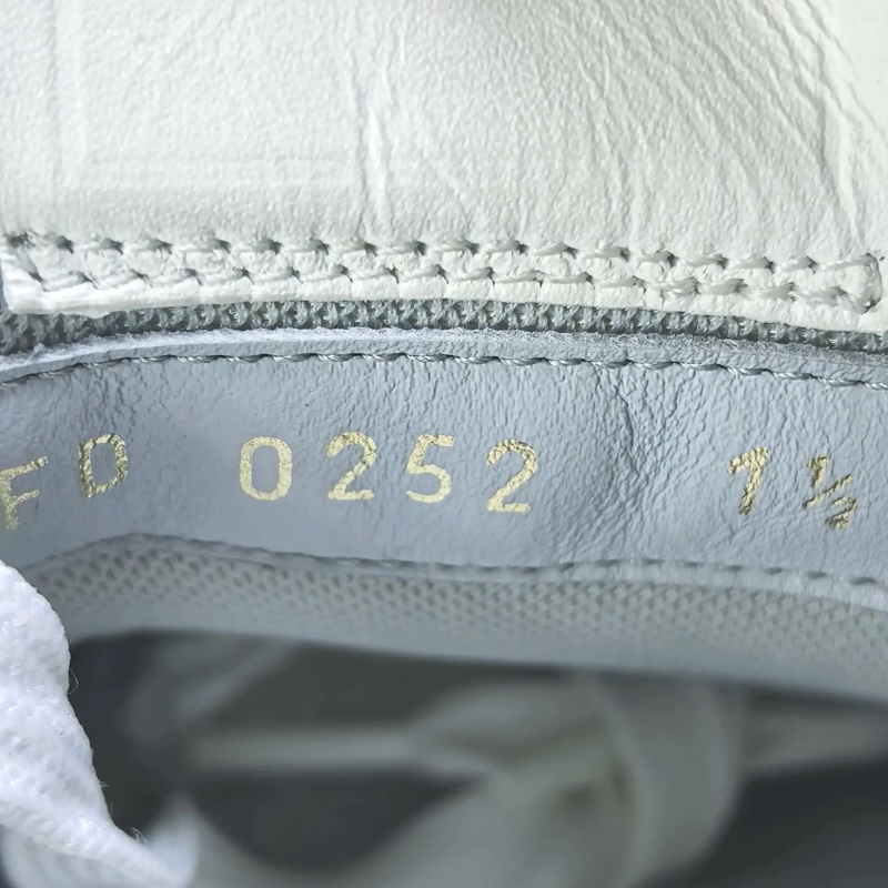 LOUIS VUITTON Trainer 牛皮白水泥 尺碼:35.5碼 98成新-4