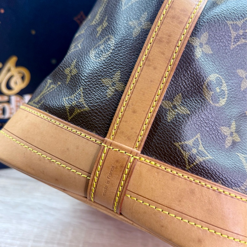 LV M42224 noe 經典老花字紋大水桶包肩背包-21