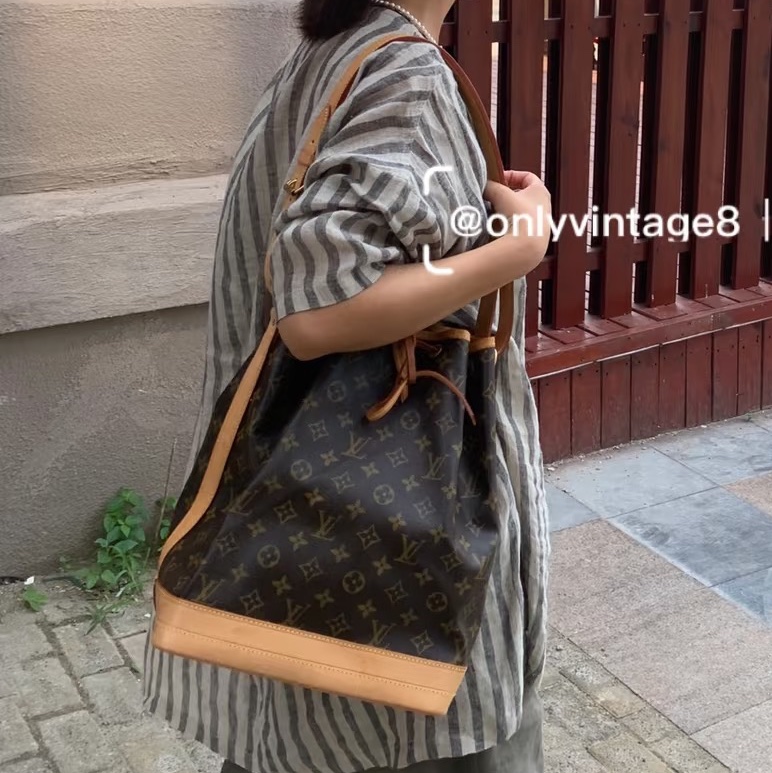 LV M42224 noe 經典老花字紋大水桶包肩背包-29