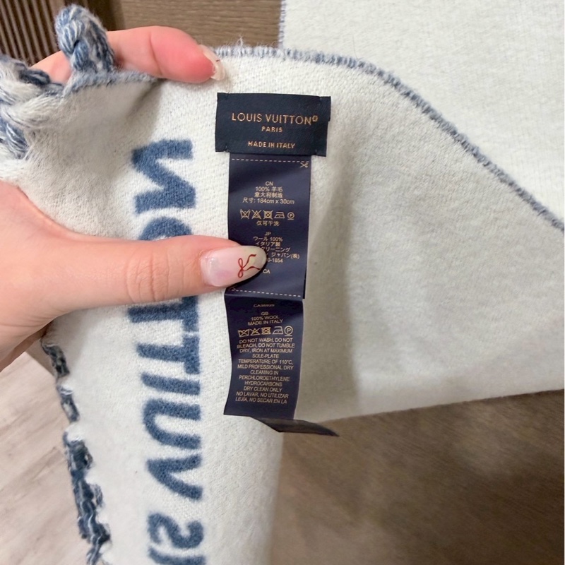LV新款藍白圍巾🧣-2