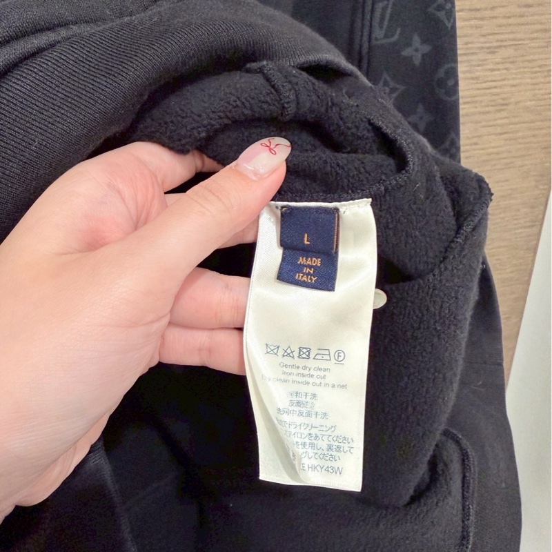 LV黑色老花帽踢-2