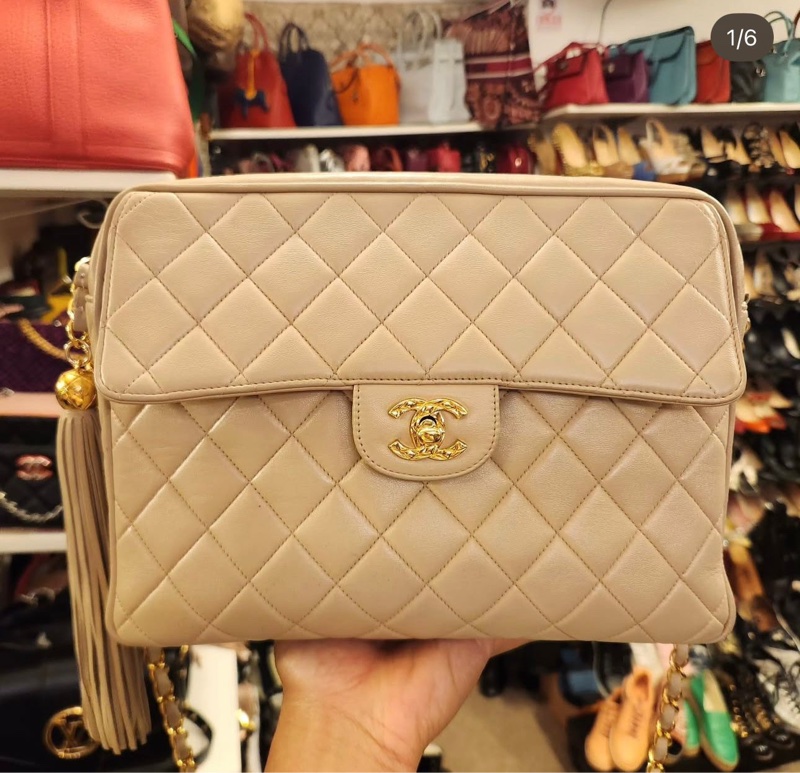 vintage chanel clutch-0