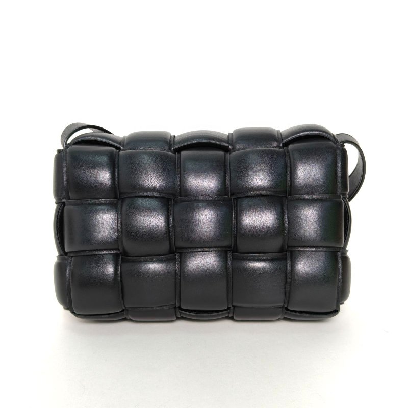 BOTTEGA VENETA CassettePadded加襯中號26黑色羊皮肩背包-2