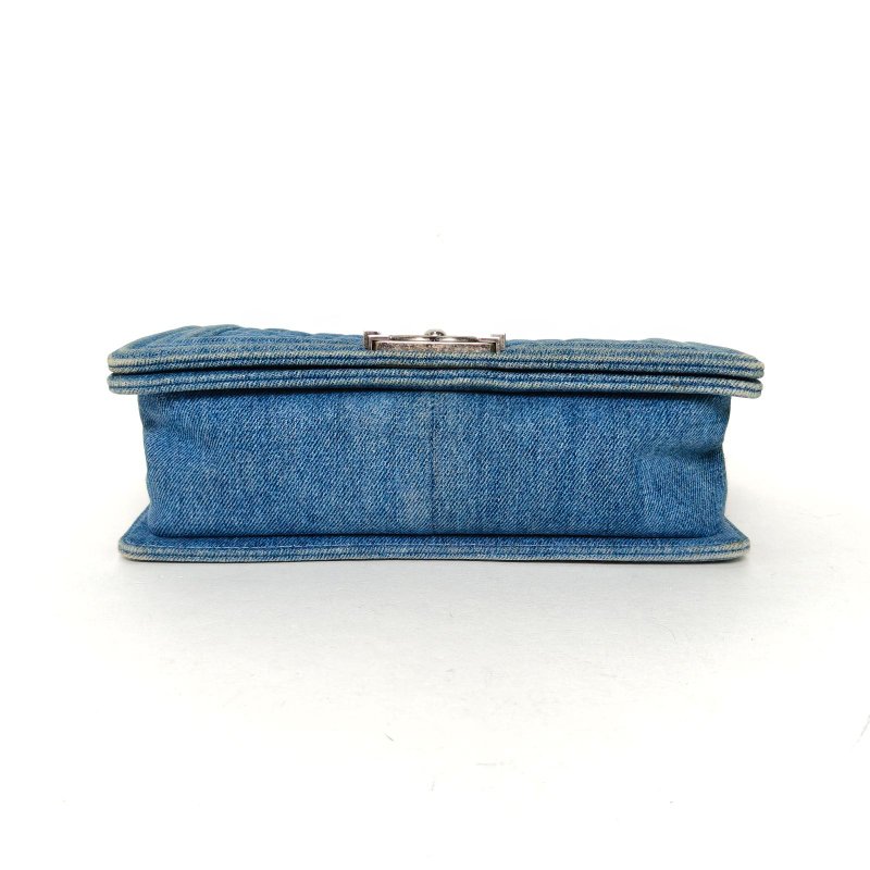 CHANEL Leboy中號25牛仔藍牛仔17開銀扣肩背包-4